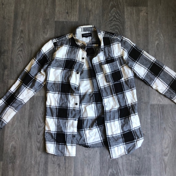 PACSUN / button up 🖤 - Picture 2 of 2